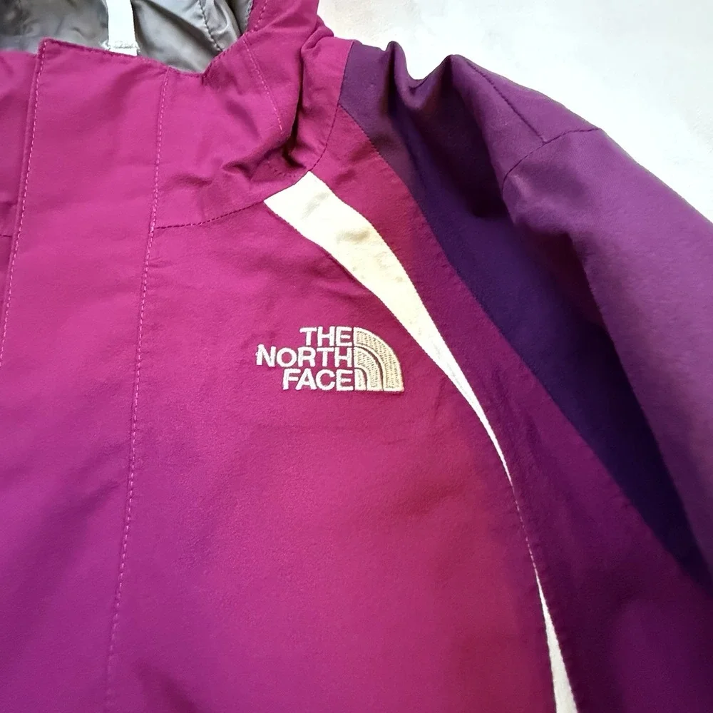 The North Face Girls‎ Large Hyvent Jacket With Good